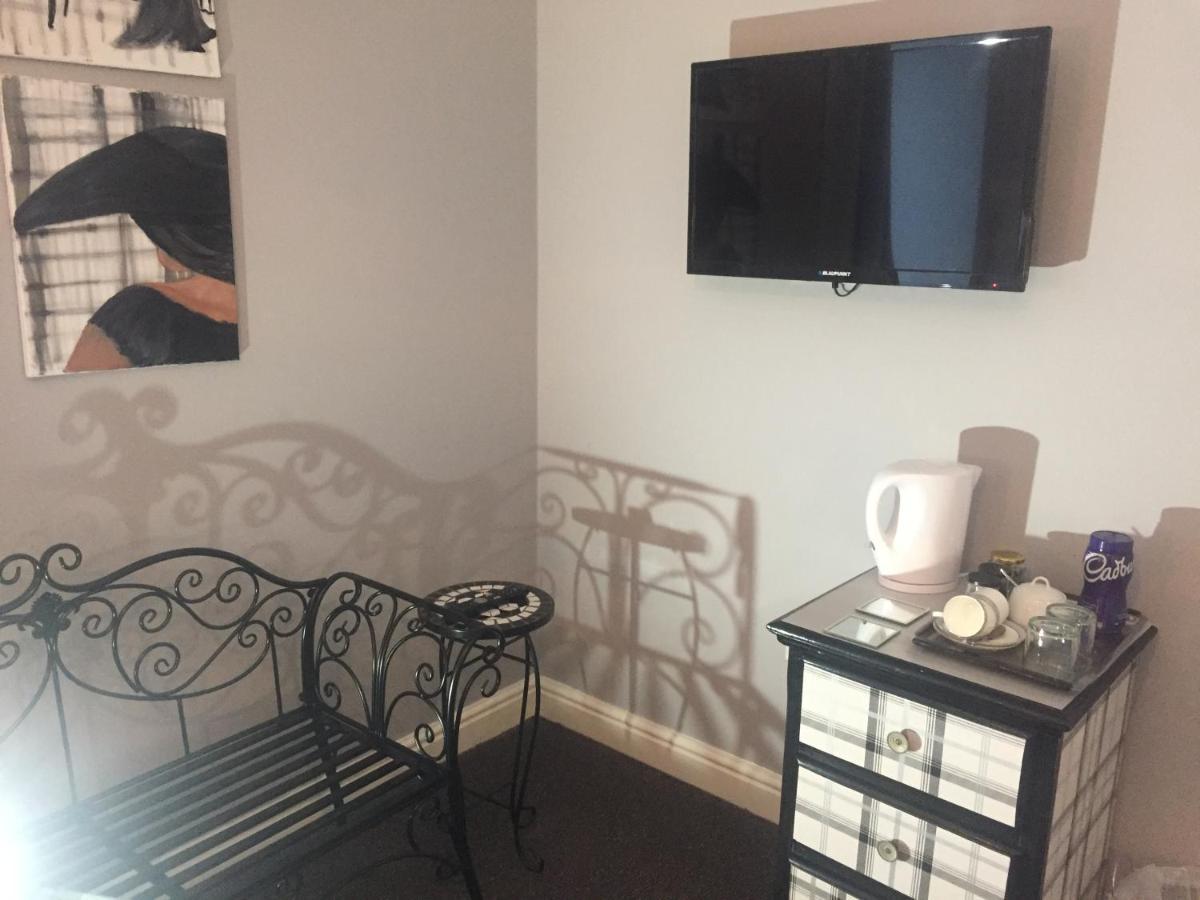Hotel The Auld Cairn Cairnryan Esterno foto