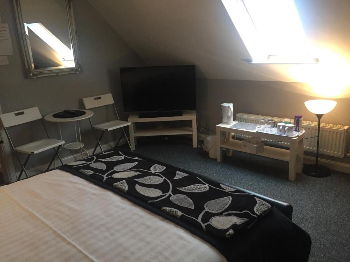 Hotel The Auld Cairn Cairnryan Esterno foto