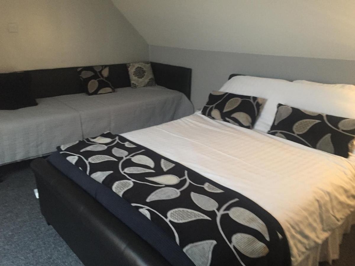 Hotel The Auld Cairn Cairnryan Esterno foto