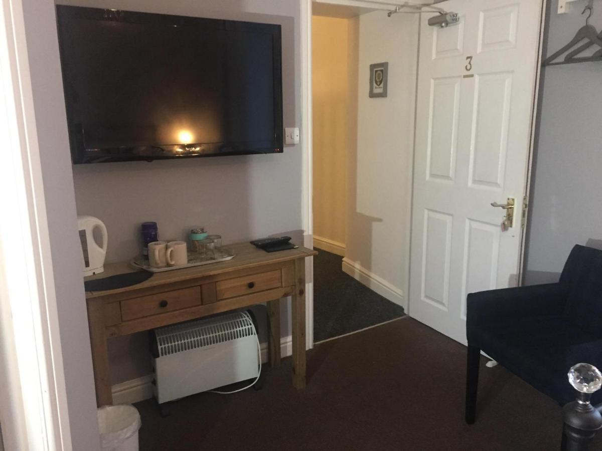 Hotel The Auld Cairn Cairnryan Esterno foto